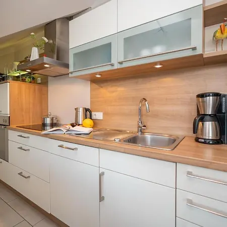 Zum Kranich, Exclusive 4-sterne-plus Fuer 4 Personen In Appartement Zingst
