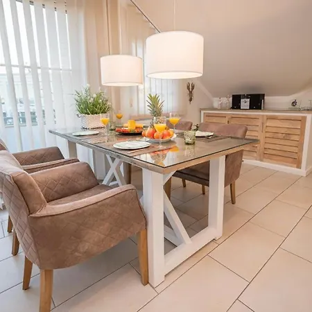 Zum Kranich, Exclusive 4-sterne-plus Fuer 4 Personen In * Zingst